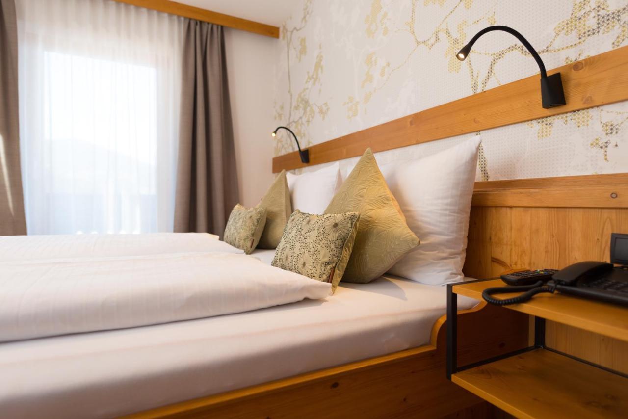 Hotel Vierjahreszeiten フラッハウ エクステリア 写真
